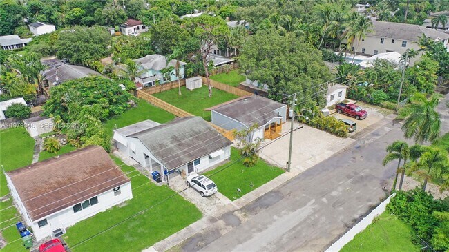 Building Photo - 607 SW 9th St