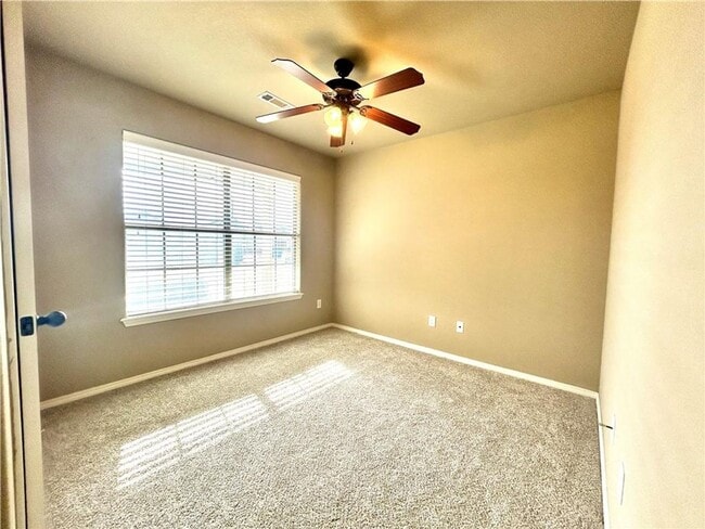 Building Photo - Craftsman style 3 bedroom 2 bath Home - Avail NOW!