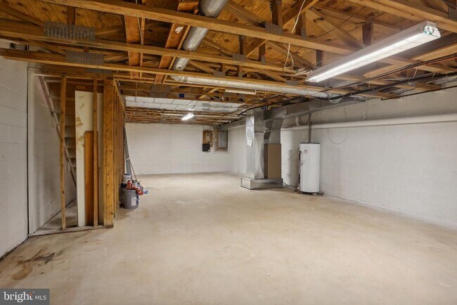 Building Photo - 3202 Eaton Ct