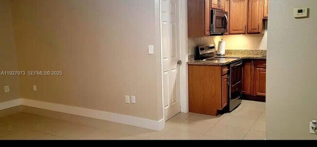 Building Photo - 2228 Polk St