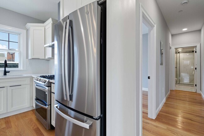 Building Photo - 20 Alston St