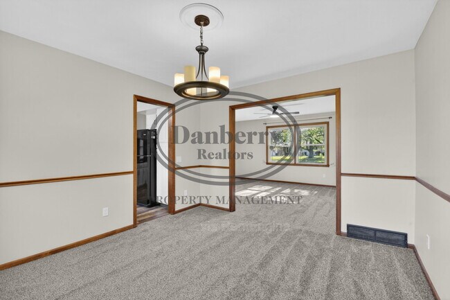 Building Photo - 3018 Gleneagle Dr