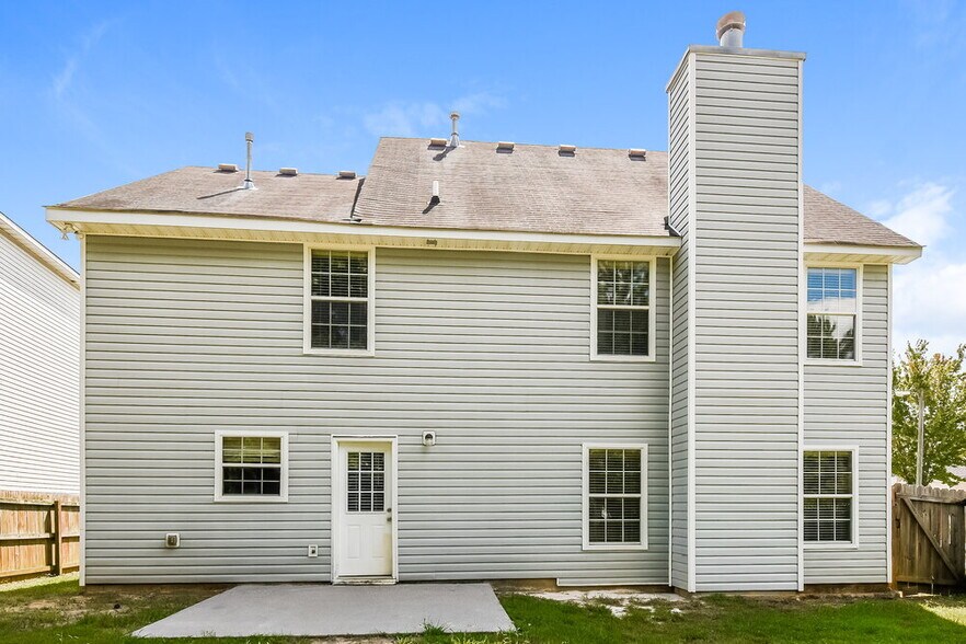 Building Photo - 504 Baywood Way