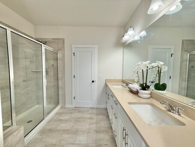 Building Photo - 6394 S Trailwoods Dr
