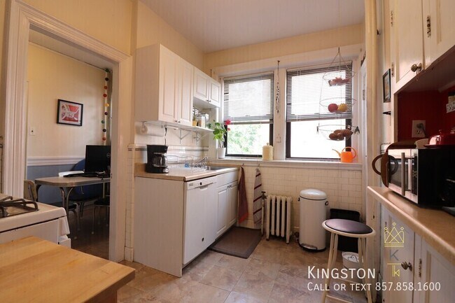 Building Photo - 38 Park St