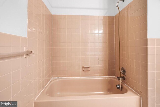 Building Photo - 3964 Bainbridge Ct