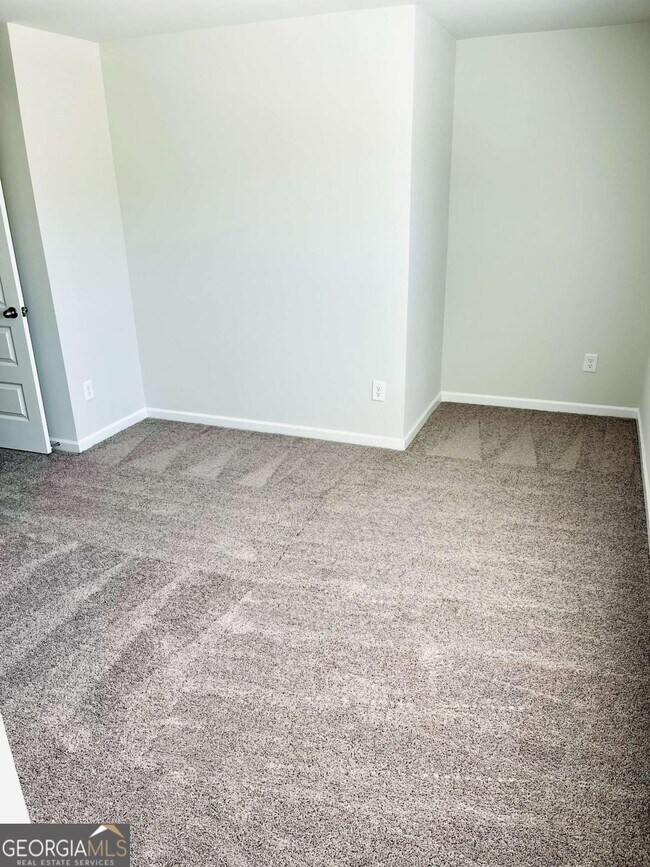 Building Photo - 3030 Westgate Park Dr