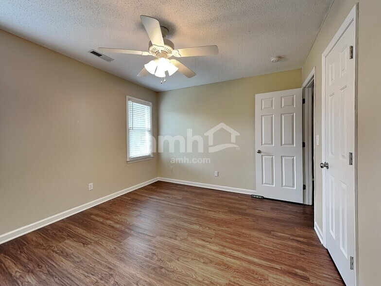 Building Photo - 5050 Toucan Ln