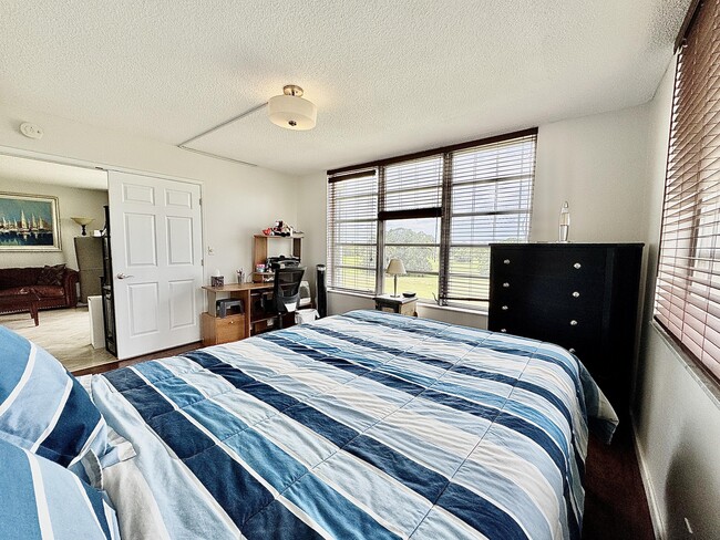 Building Photo - 2671 S Course Dr
