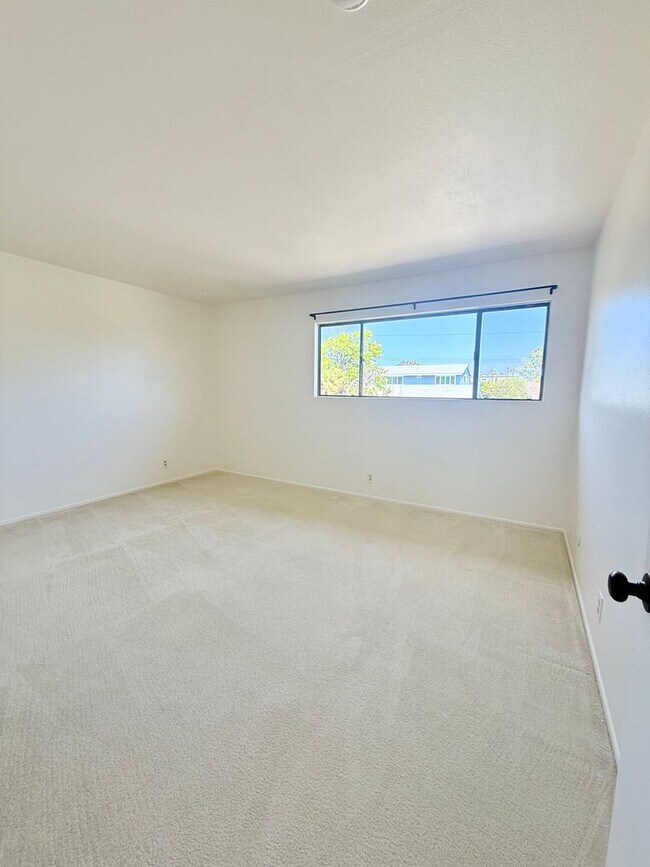 Building Photo - 3Bed/3Bath House Plus Office in South Torr...