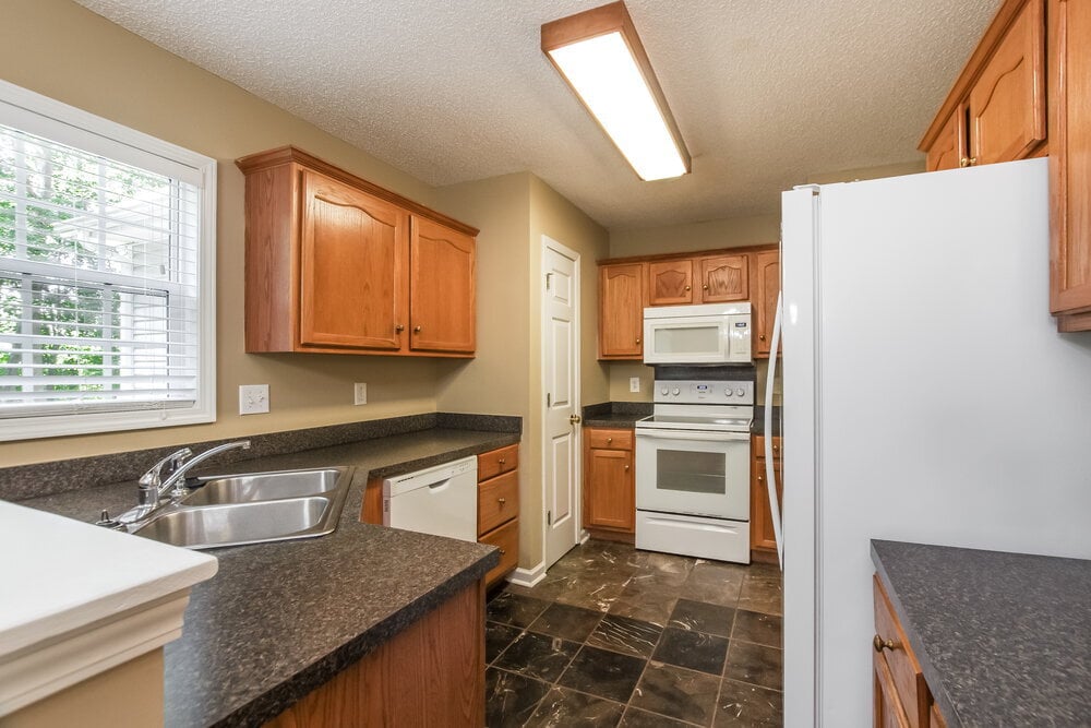 Building Photo - 2213 Brookline Ct