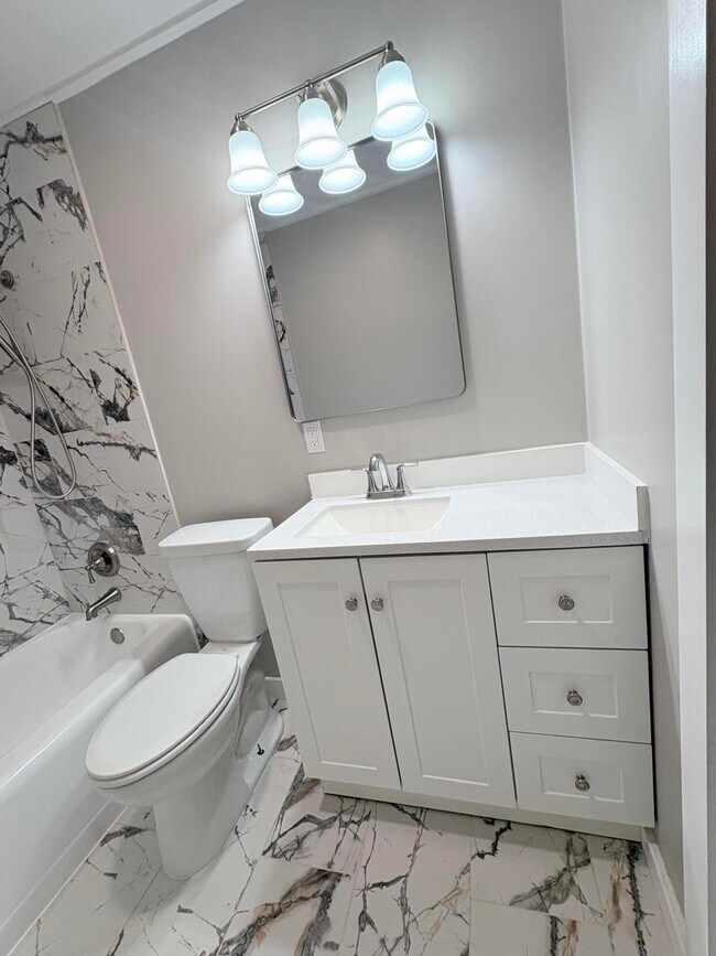 Building Photo - 1520 N 25th Ave