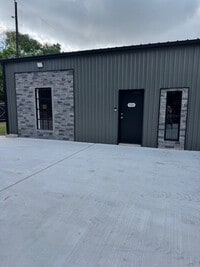 Building Photo - 18723 Mirror Lake Dr