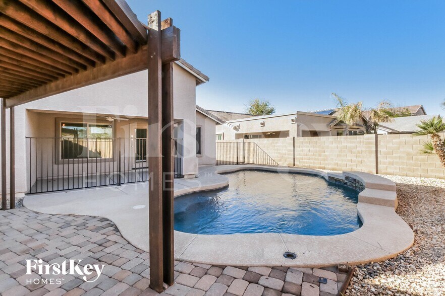 Building Photo - 2060 W Goldmine Mountain Dr