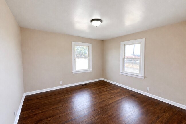 Building Photo - 1214 Gordon St