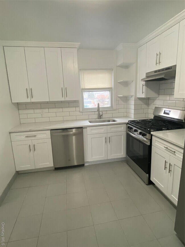 Building Photo - 151-55 20th Rd