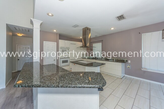 Building Photo - 6001 Pinwood Cir