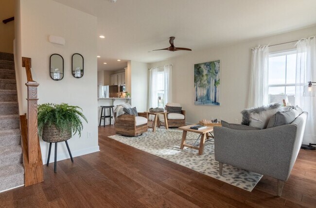 Building Photo - Blacksburg, 3BR / 2.5 BA, Beautiful Townhome available in April 2026