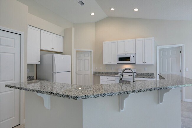 Building Photo - 426 Lanfair Ave