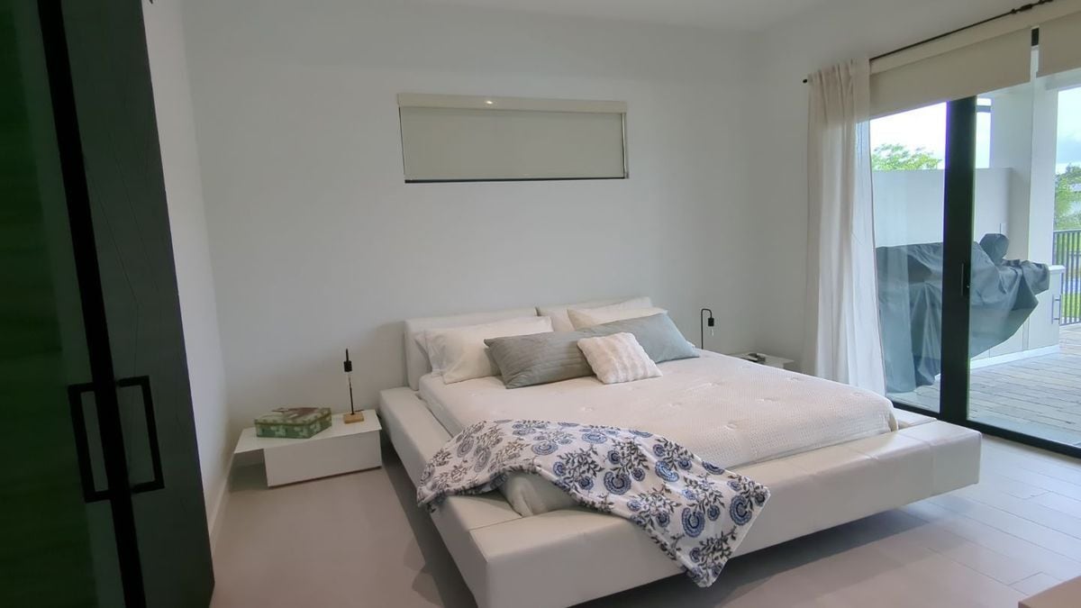 Building Photo - 308 SW 13th Ct