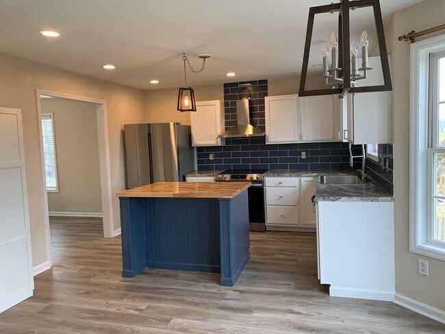 Building Photo - 165 Tula Cir