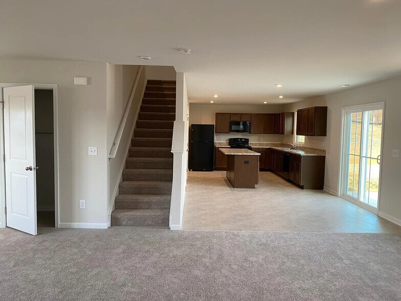 Building Photo - Room in Single Family Home on Bark Way