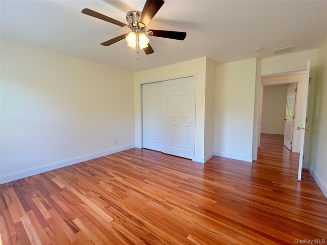 Building Photo - 101 Sunflower Cir