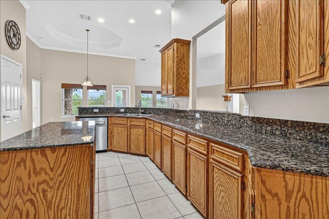 Building Photo - 6325 Oso Pkwy