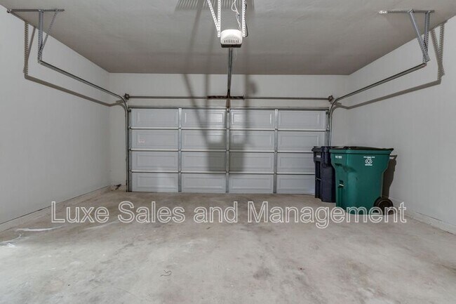 Building Photo - 9428 NW 91st St