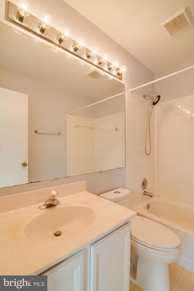 Building Photo - 10707 Gideon Ct