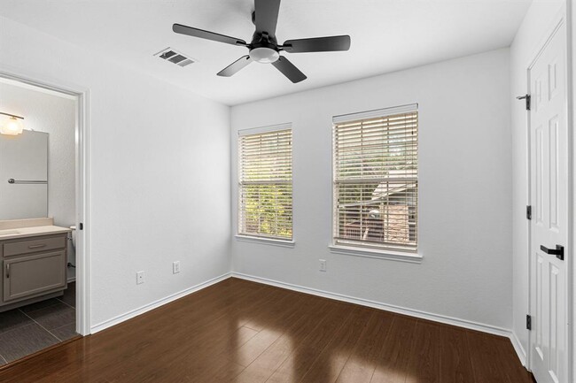 Building Photo - 1803 Maple Ave