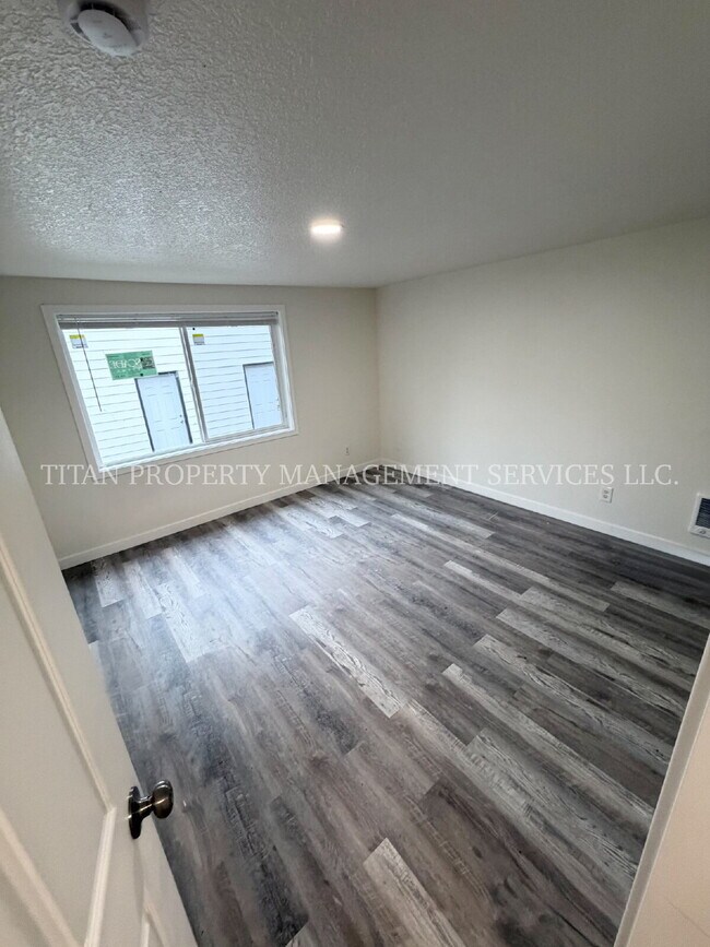 Building Photo - 1135 13th St NE