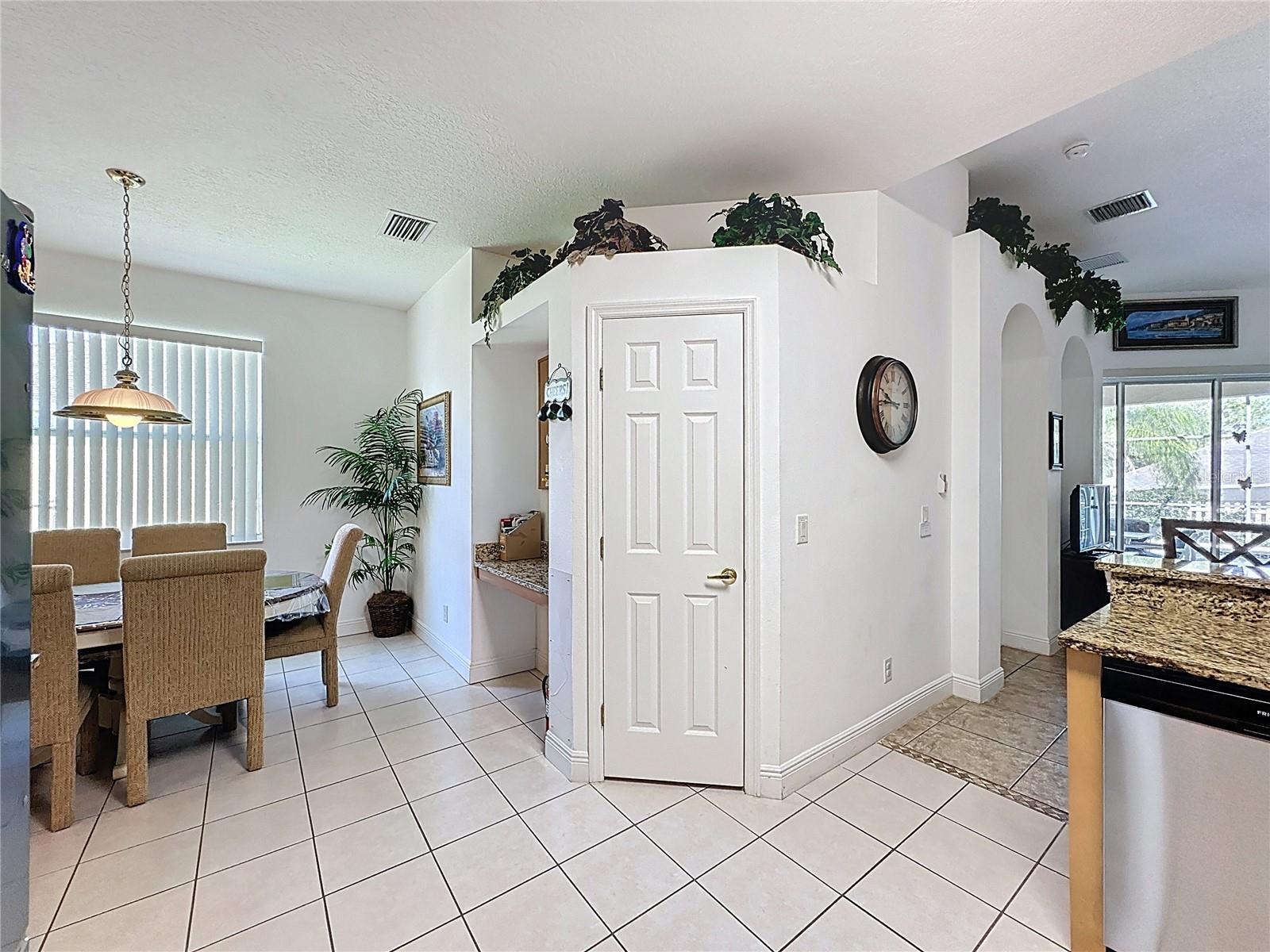 Building Photo - 107 Amaca Ln