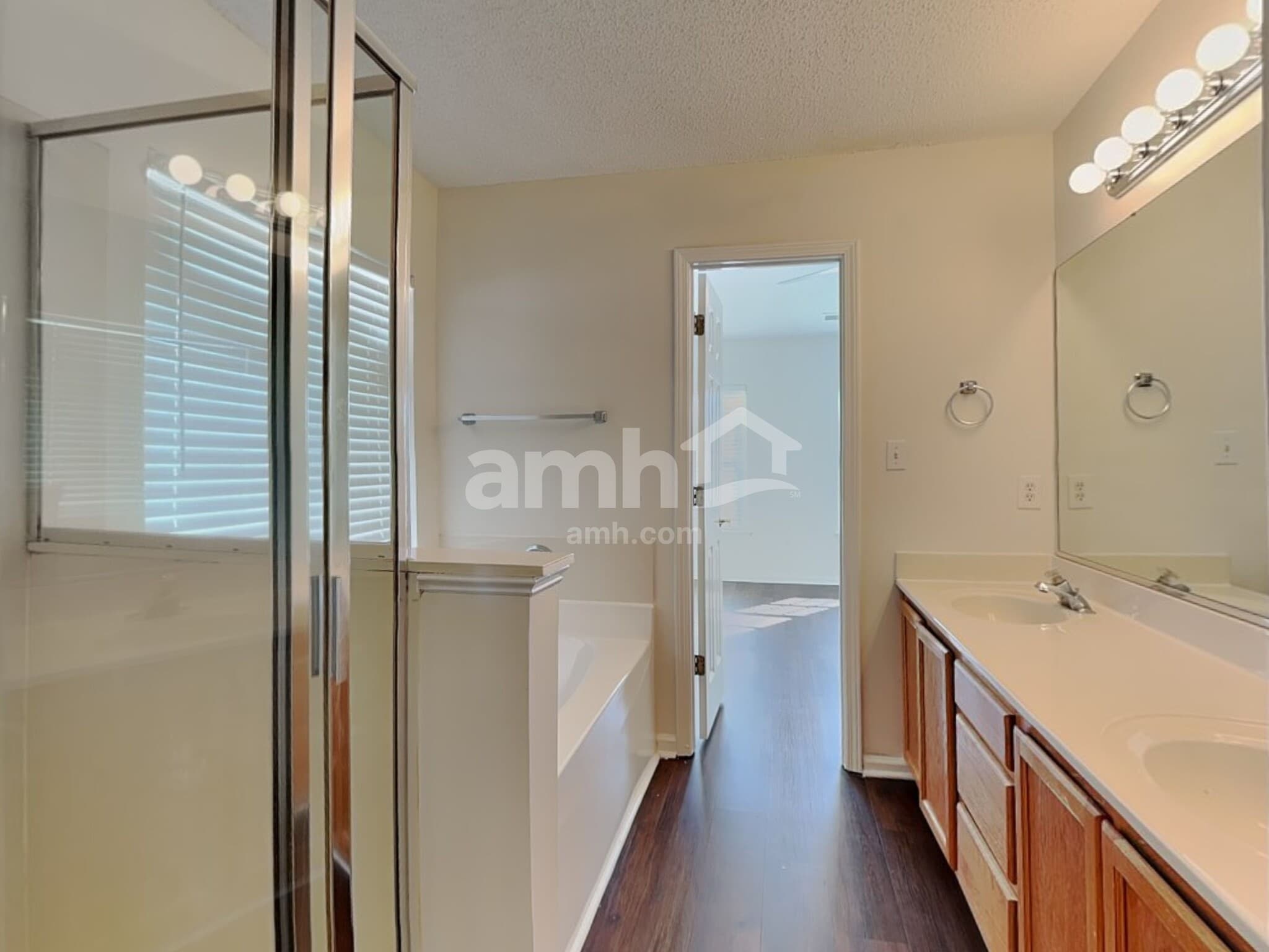 Building Photo - 10126 Illoria Dr