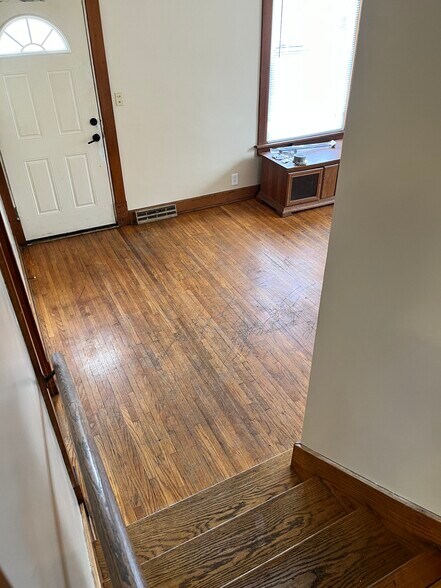 Building Photo - 218 Hammond Ave