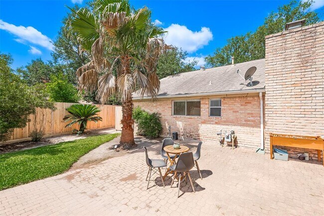 Building Photo - 8018 Zimmermann Dr