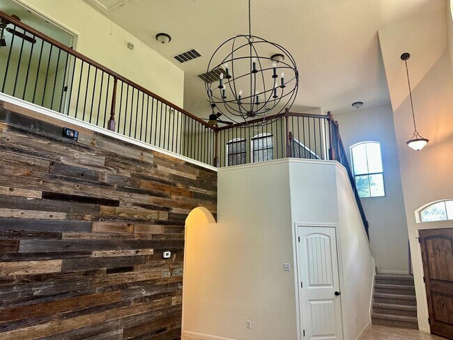 Building Photo - 7233 Menchaca Rd