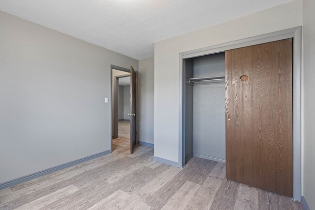 Building Photo - 171 ID-28