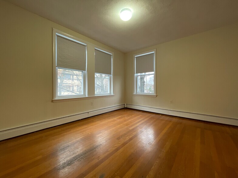 Building Photo - 306 Tappan St