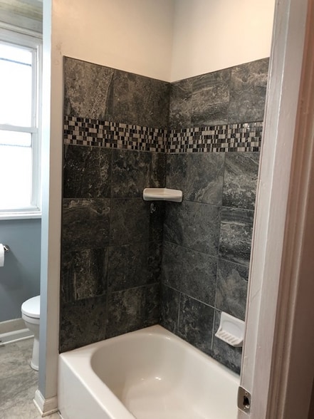 Building Photo - 260 Academy Ave