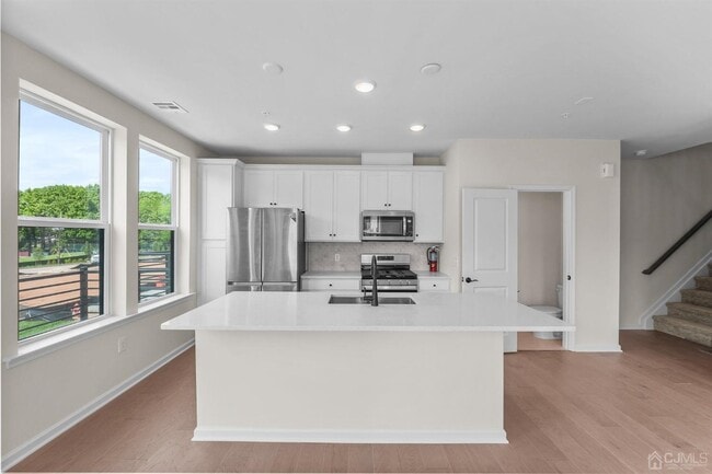 Building Photo - 204 Lyla Ln