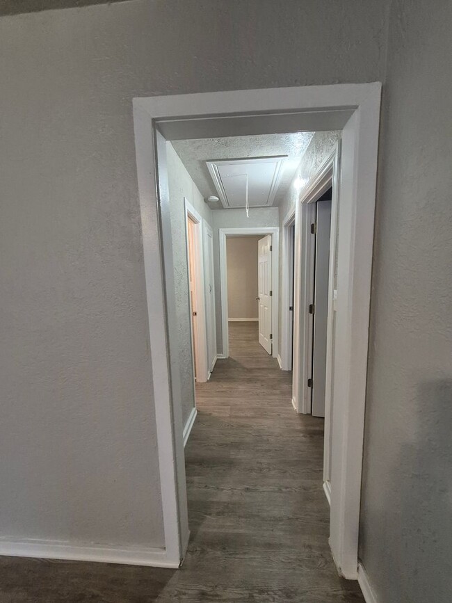 Building Photo - Newly updated Cottage style home in Lawton...