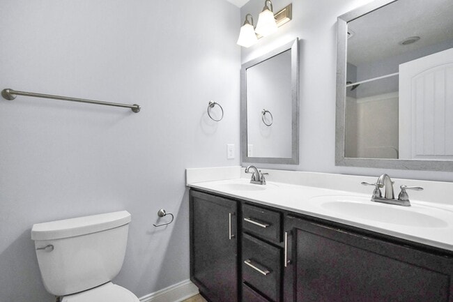 Building Photo - Pet Friendly Four Bedroom!