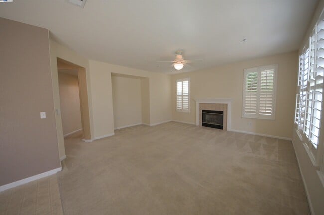 Building Photo - 1612 Marina Way