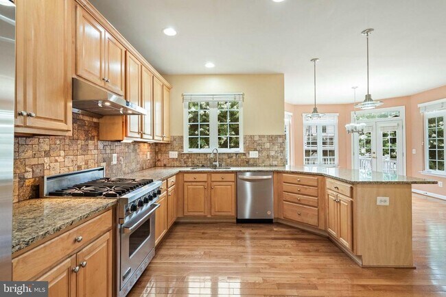 Building Photo - 7517 Lindberg Dr