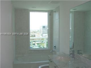 Building Photo - 950 Brickell Bay Dr