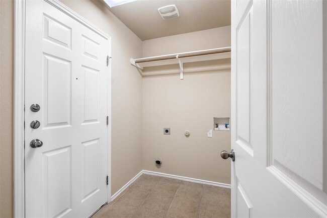 Building Photo - 7800 Little Deer Trail