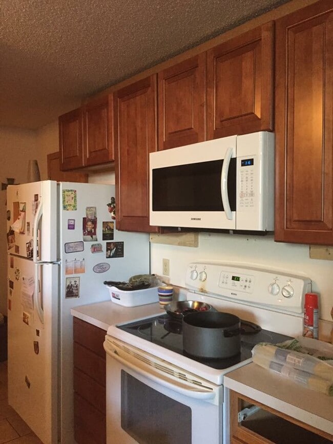 Building Photo - 13824 Granada Way