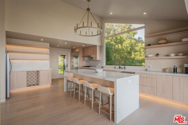 Building Photo - 4782 Encinal Canyon Rd