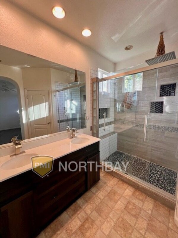 Building Photo - 2396 Hanson Dr